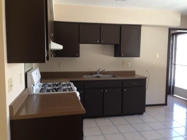 3432 Hollyglen Street, El Paso, TX 79936