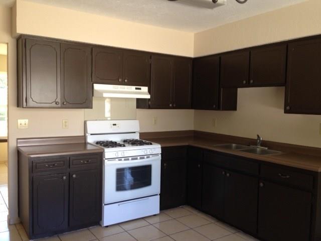 3432 Hollyglen Street, El Paso, TX 79936