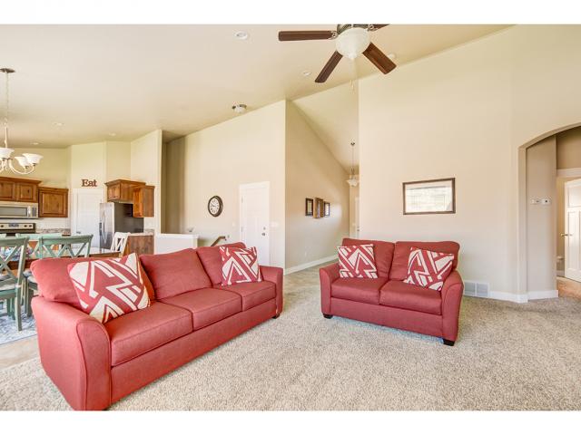 9011 N CLUBHOUSE LN, Eagle Mountain, UT 84005