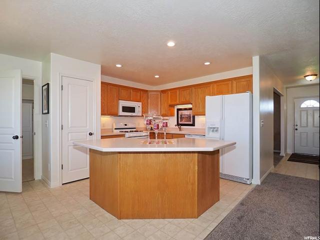1272 E CRESCENT LOOP, Eagle Mountain, UT 84005
