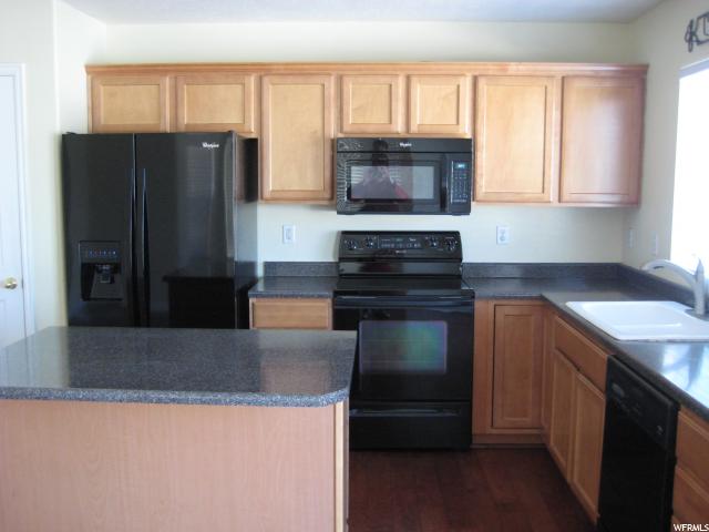 10852 S PINE SHADOW RD W, South Jordan, UT 84009