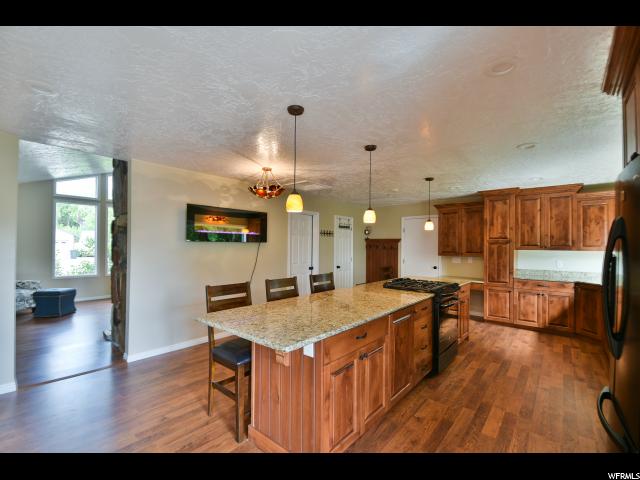 1402 E Maple Hills Dr, Bountiful, UT 84010