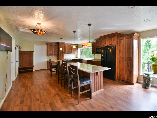 1402 E Maple Hills Dr, Bountiful, UT 84010
