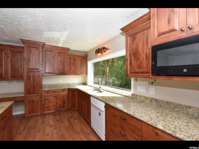 1402 E Maple Hills Dr, Bountiful, UT 84010