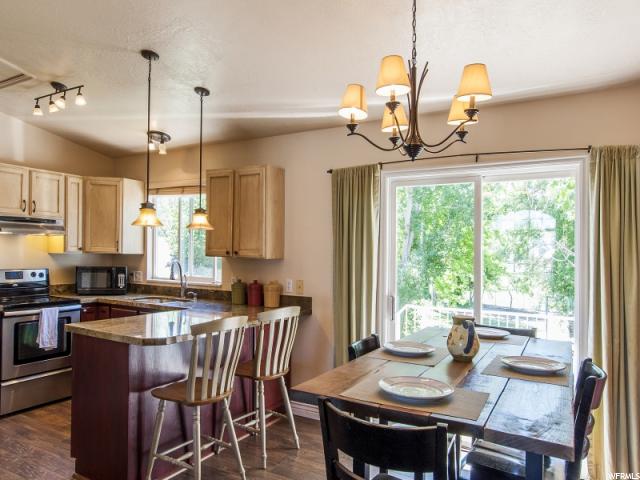 589 W PONY EXPRESS WAY N, Centerville, UT 84014