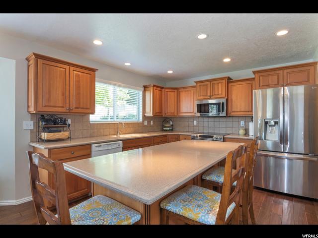 47 E 2050 N, Centerville, UT 84014