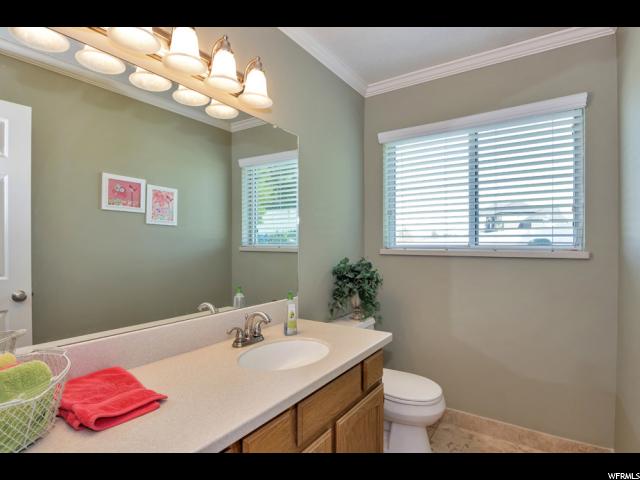 47 E 2050 N, Centerville, UT 84014