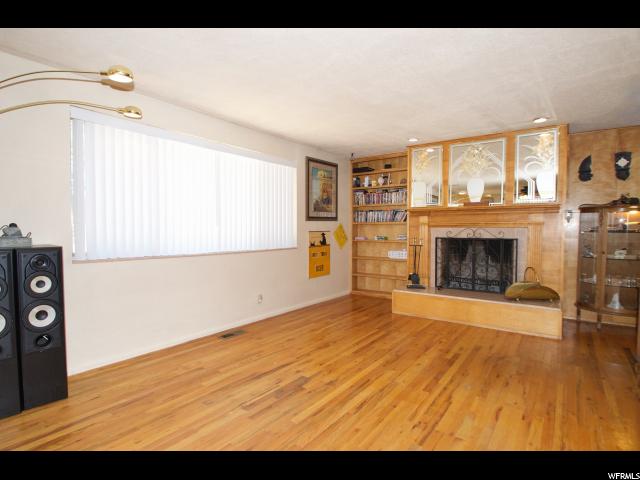 220 N Terrace Dr E, Clearfield, UT 84015