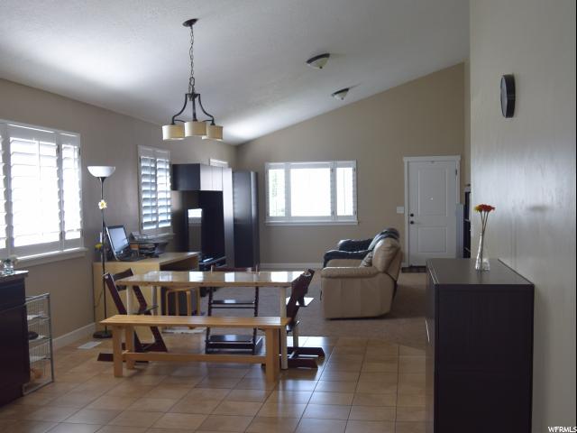 1033 W 250 N, Clearfield, UT 84015
