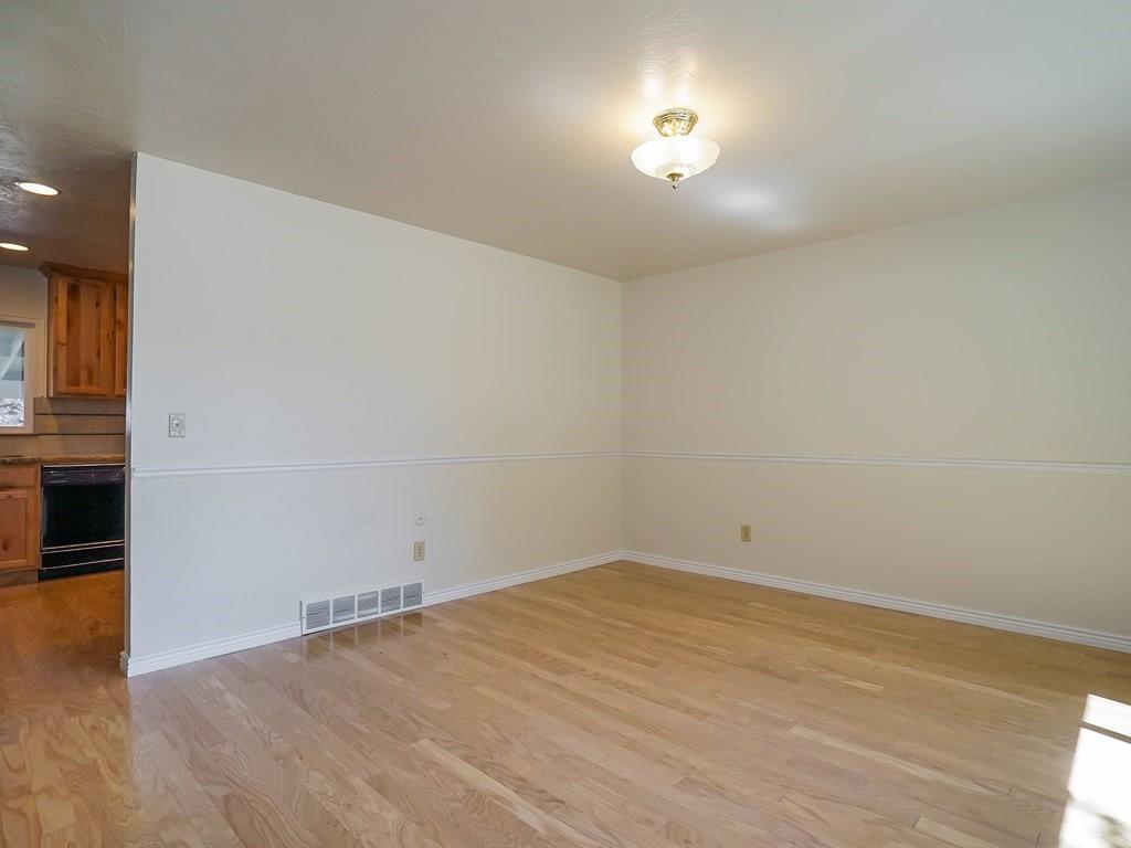 964 N 1175 W, Clinton, UT 84015