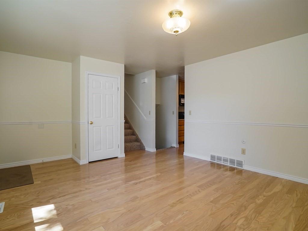 964 N 1175 W, Clinton, UT 84015