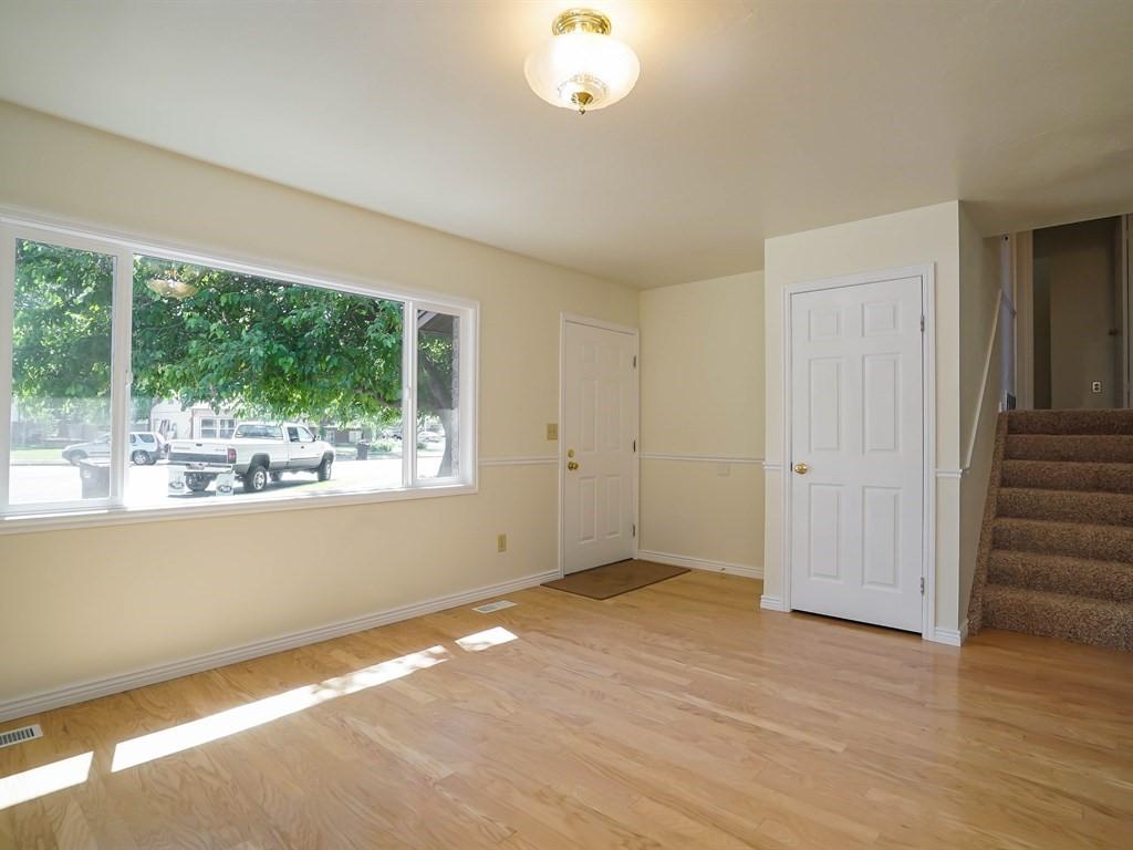 964 N 1175 W, Clinton, UT 84015