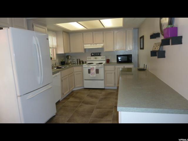 1078 W 2600 N, Clinton, UT 84015