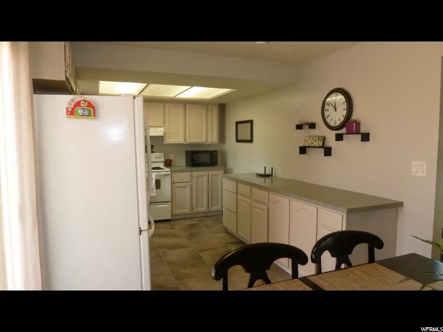 1078 W 2600 N, Clinton, UT 84015