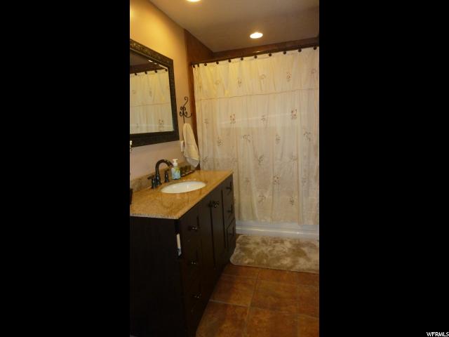 1078 W 2600 N, Clinton, UT 84015