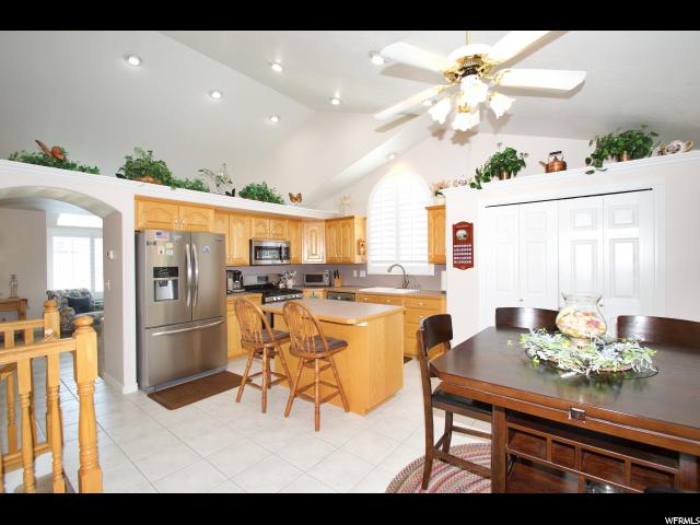 1198 W 1520 N, Clinton, UT 84015