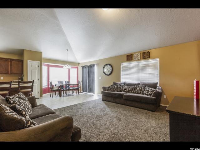 1407 N 2475 W, Clinton, UT 84015