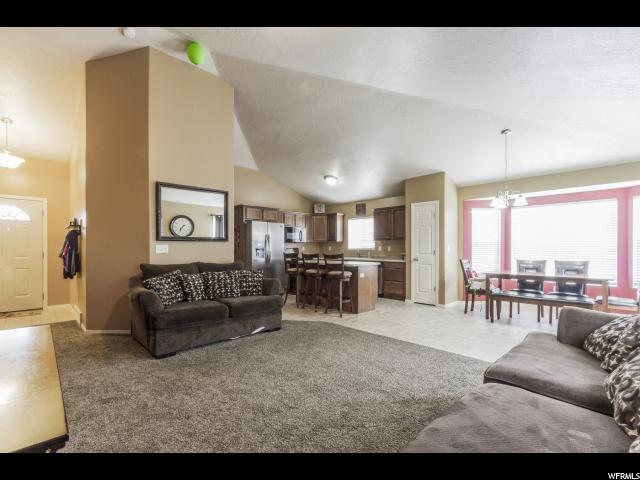 1407 N 2475 W, Clinton, UT 84015