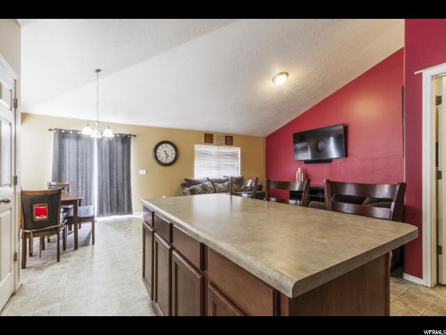 1407 N 2475 W, Clinton, UT 84015