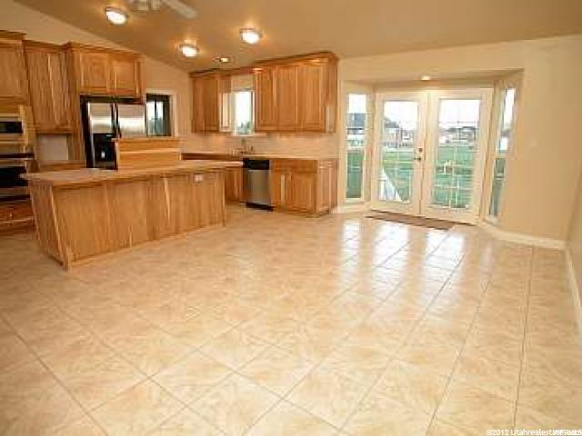 3433 W 1500 N, Clinton, UT 84015