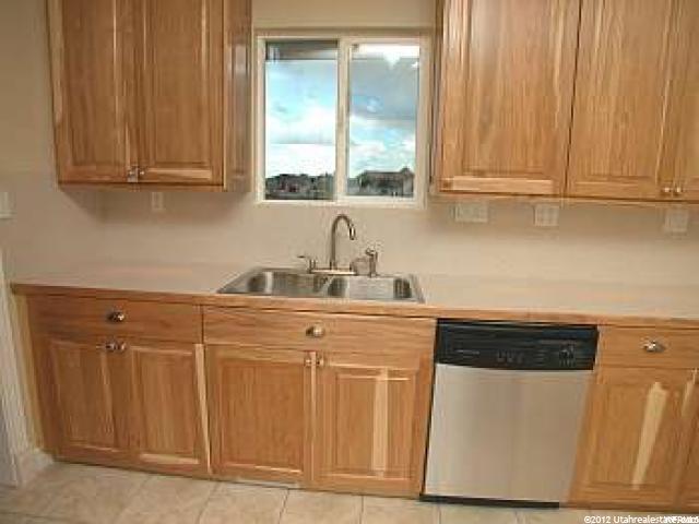 3433 W 1500 N, Clinton, UT 84015