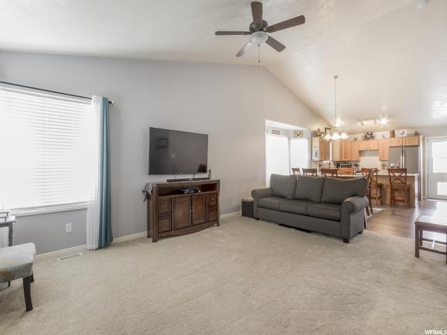 1272 W 1175 N, Clinton, UT 84015