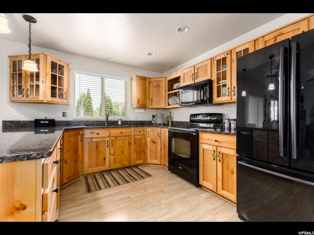 947 N 1445 W, Clinton, UT 84015