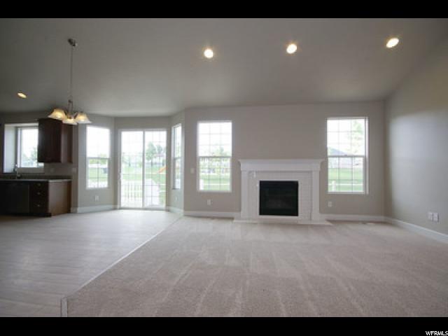 2401 N STANLEY CRANE DR, Clinton, UT 84015