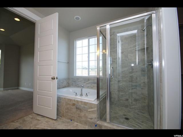 2401 N STANLEY CRANE DR, Clinton, UT 84015