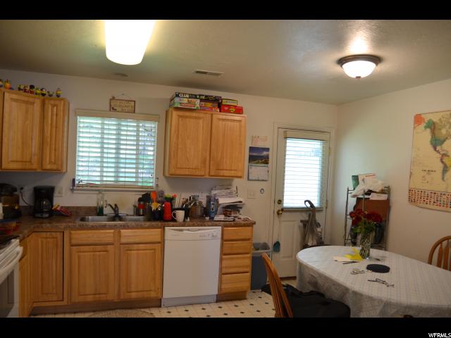 947 E 1150 ST S, Clearfield, UT 84015