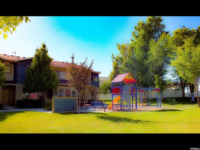 945 W FAIRVIEW PASEO, Farmington, UT 84025