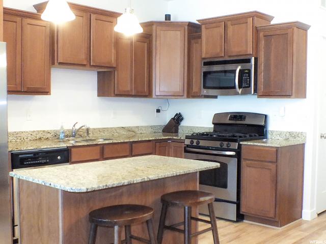 945 W FAIRVIEW PASEO, Farmington, UT 84025
