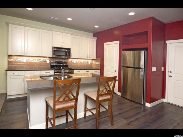 18 S 1100 W, Farmington, UT 84025