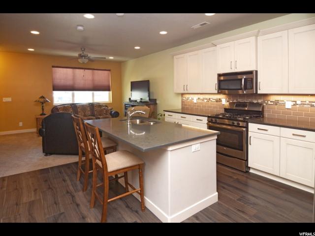 18 S 1100 W, Farmington, UT 84025