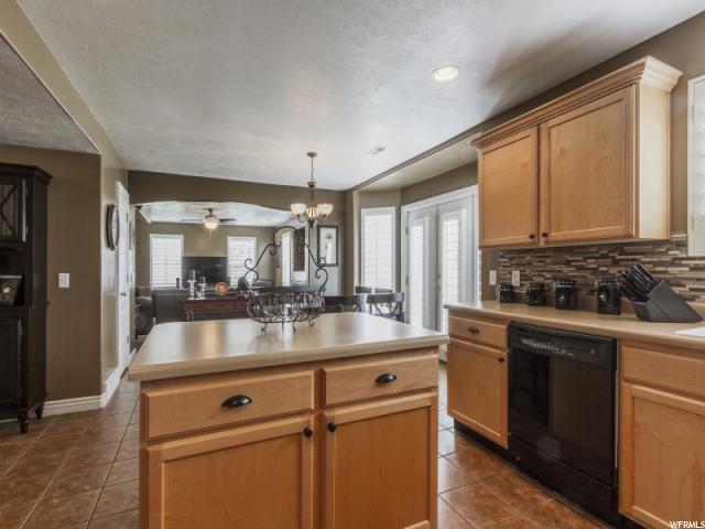 1691 W COUNTRY BEND RD N, Farmington, UT 84025