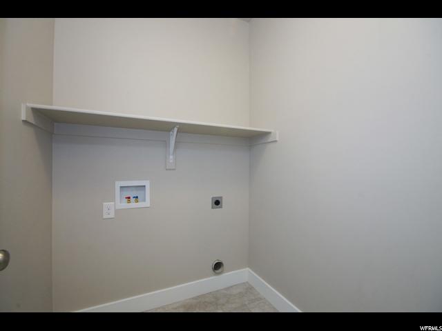 922 S 720 W, Farmington, UT 84025