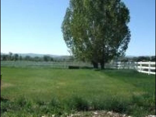 652 S MAPLE DR, Garden City, UT 84028