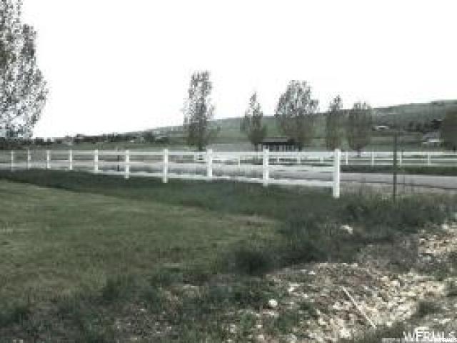 652 S MAPLE DR, Garden City, UT 84028