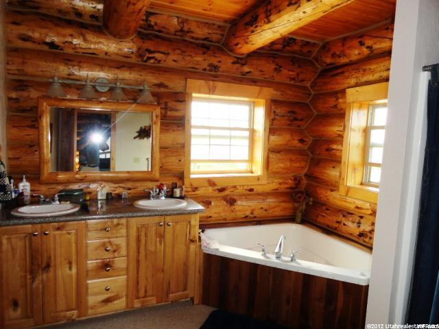 1850 S BEAR LAKE BLVD, Garden City, UT 84028