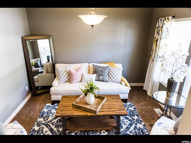 487 S STIRLING DR, Fruit Heights, UT 84037