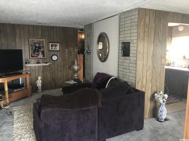 1128 S LLOYD RD W, Fruit Heights, UT 84037