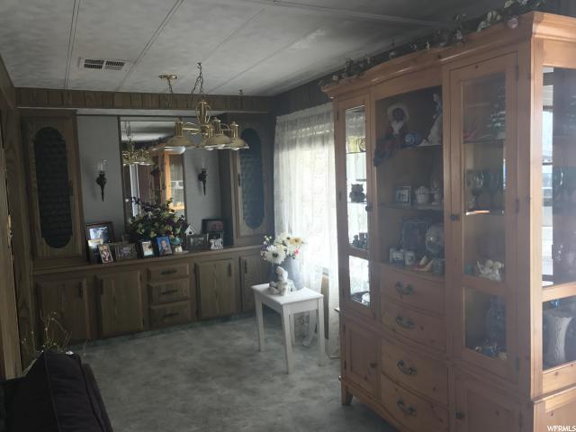 1128 S LLOYD RD W, Fruit Heights, UT 84037