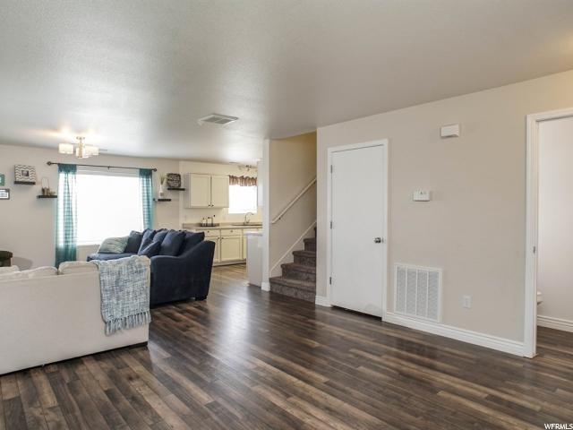390 S WELLINGTON DR W, Kaysville, UT 84037