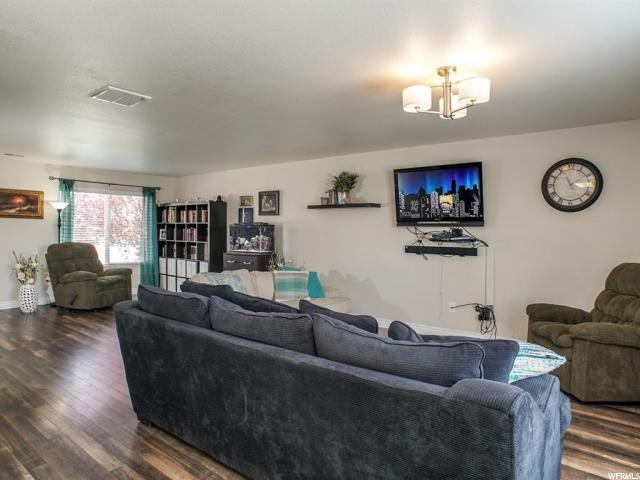 390 S WELLINGTON DR W, Kaysville, UT 84037