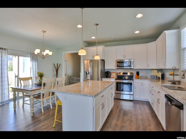 326 N Apricot Grv, Kaysville, UT 84037