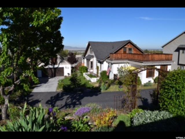 1071 N KINGSWOOD RD, Kaysville, UT 84037