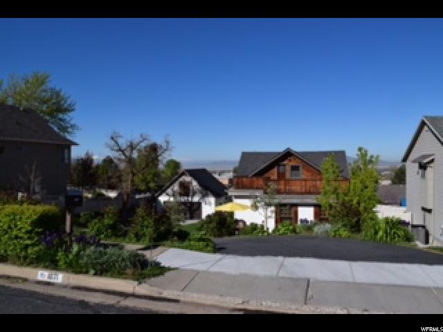 1071 N KINGSWOOD RD, Kaysville, UT 84037