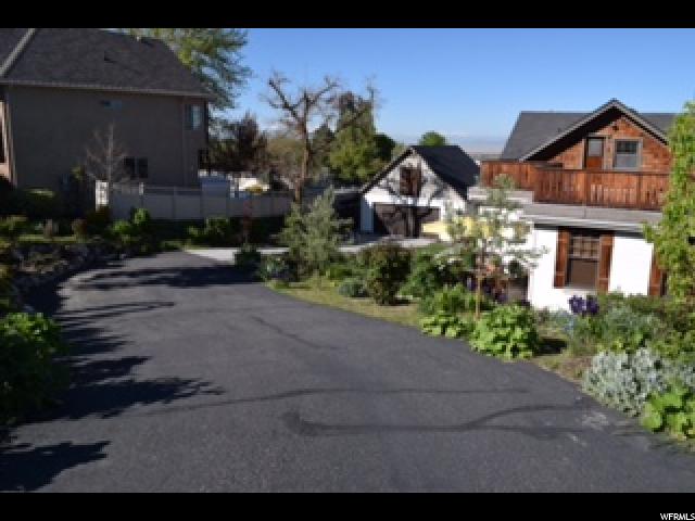 1071 N KINGSWOOD RD, Kaysville, UT 84037