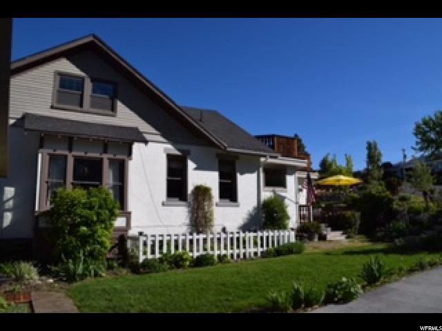 1071 N KINGSWOOD RD, Kaysville, UT 84037
