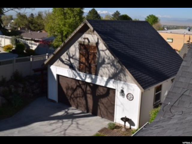 1071 N KINGSWOOD RD, Kaysville, UT 84037